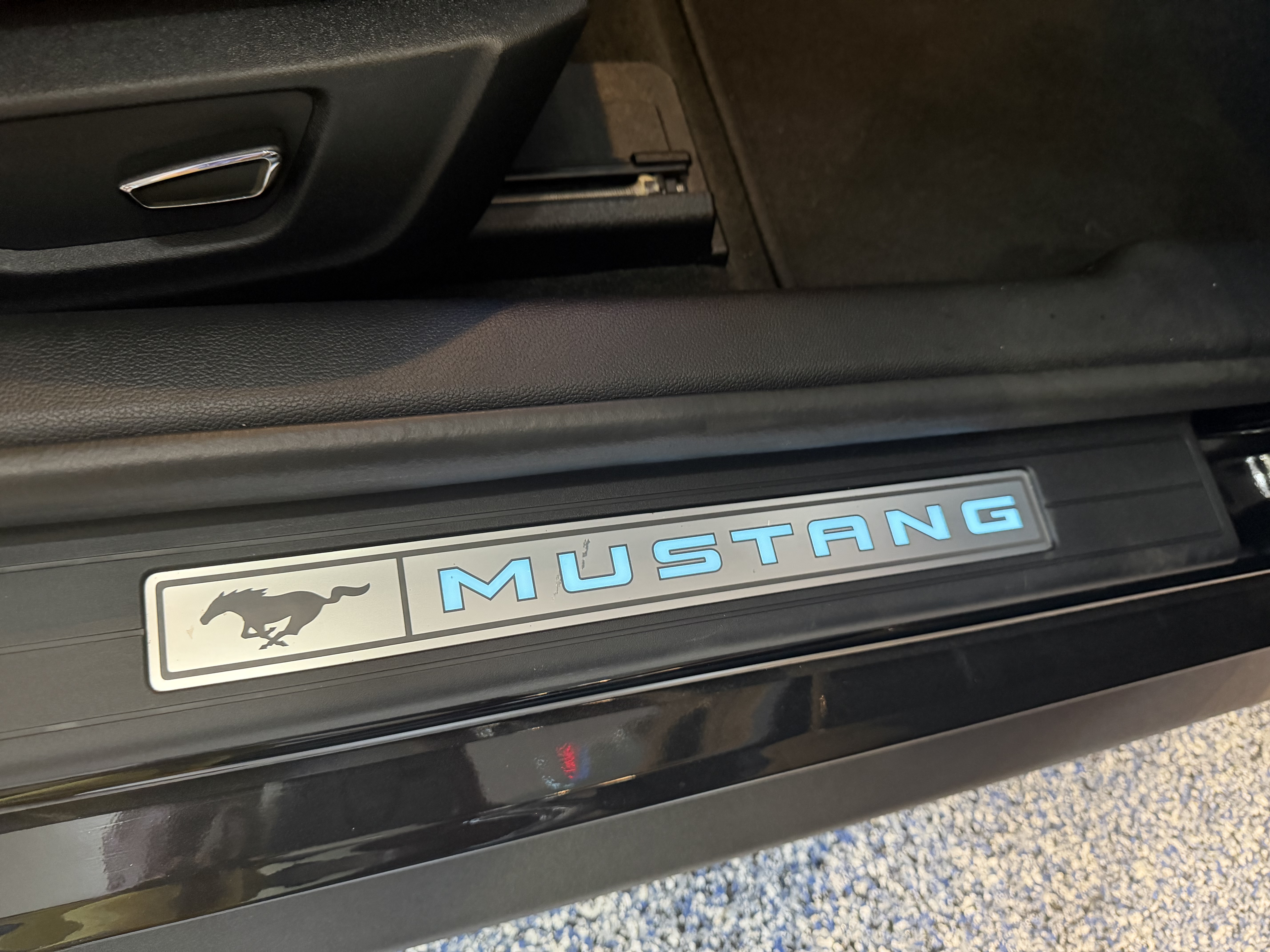 Used 2016 Ford Mustang GT Premium w/ Equipment Group 401A RWD image 14
