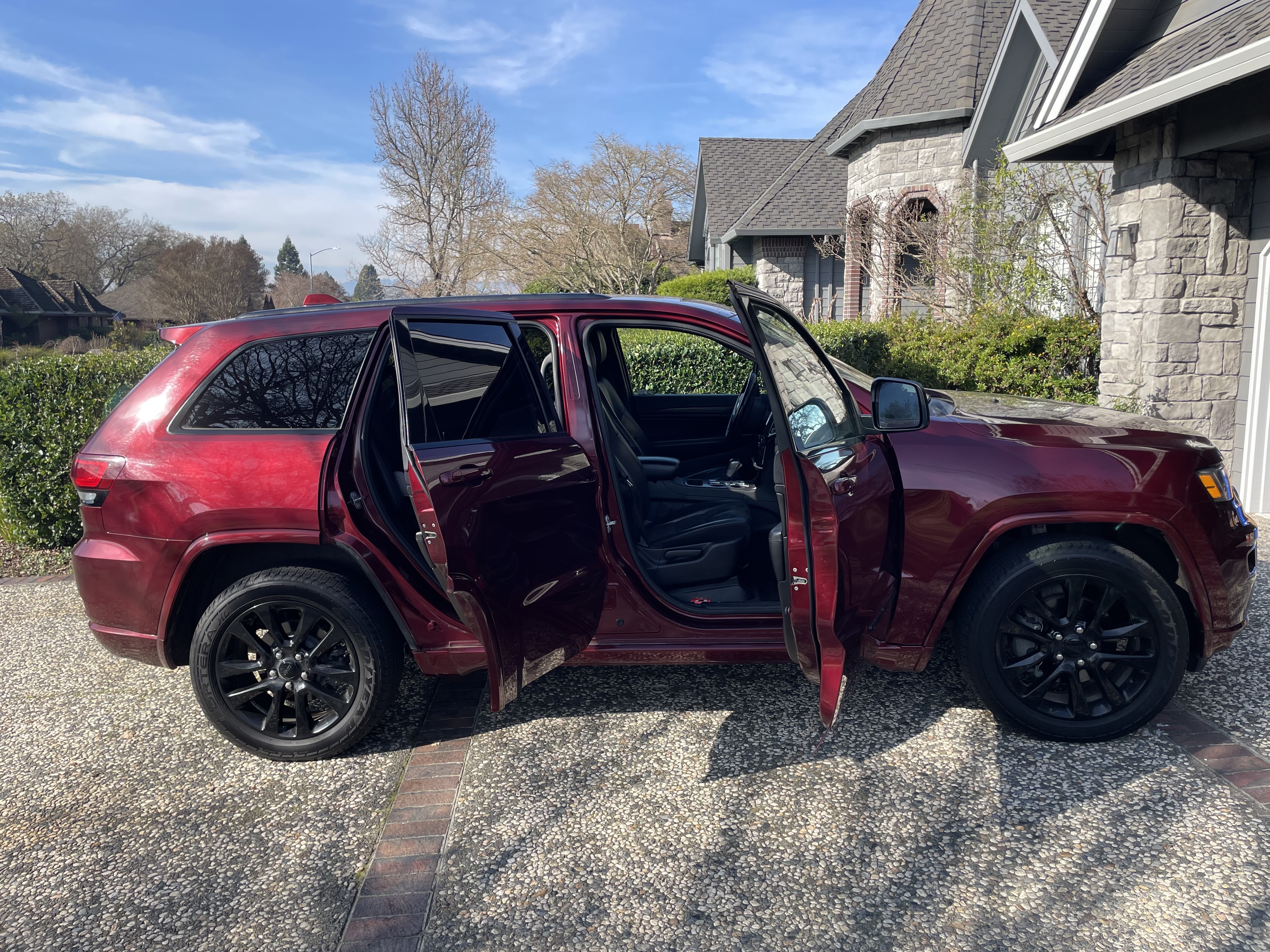 Used 2019 Jeep Grand Cherokee Altitude RWD image 2
