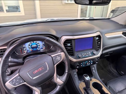 Used 2017 GMC Acadia Denali w/ Technology Package image 5