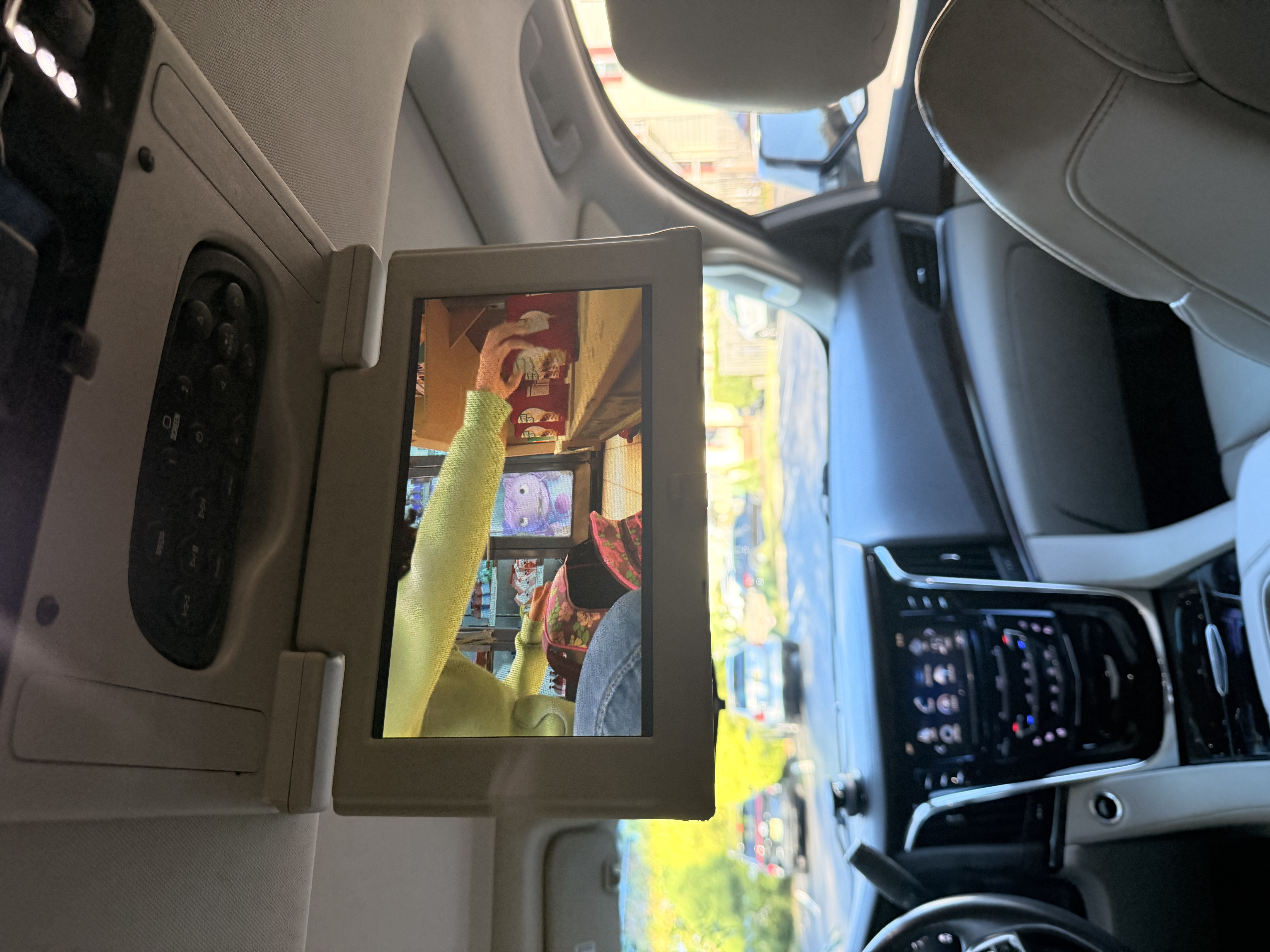 Used 2017 Cadillac Escalade Luxury AWD/4WD image 18