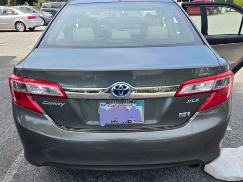 Used 2013 Toyota Camry XLE w/ Leather Pkg image 5