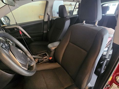 Used 2018 Toyota RAV4 LE w/ All Weather Liner Package image 15