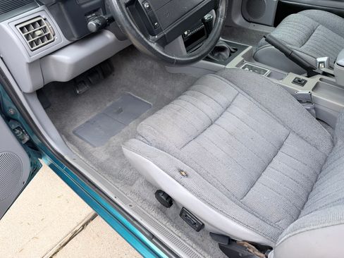 Used 1993 Ford Mustang LX image 12