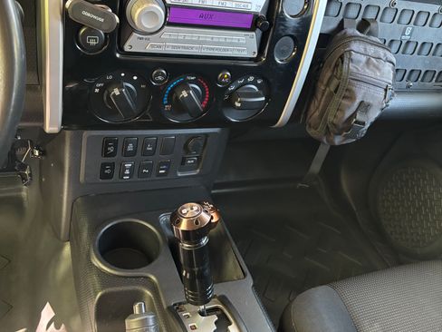 Used 2007 Toyota FJ Cruiser 4WD image 6