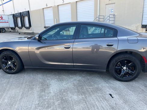 Used 2021 Dodge Charger SXT w/ Leather Interior Group image 10