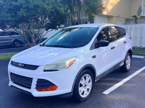 Used 2015 Ford Escape S image 5