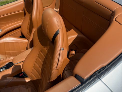 Used 2015 Ferrari California T RWD image 21