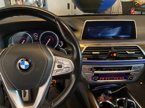 Used 2017 BMW 750i xDrive image 16