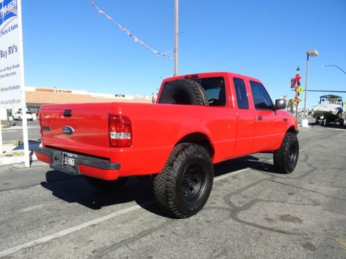 Used 2011 Ford Ranger XLT image 4