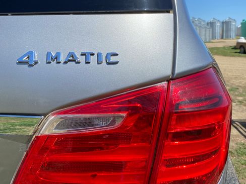 Used 2014 Mercedes-Benz GL 450 4MATIC w/ Lane Tracking Package image 10