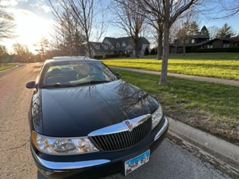 Used 2001 Lincoln Continental image 30