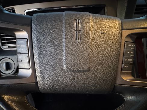 Used 2012 Lincoln Navigator L 4WD image 26