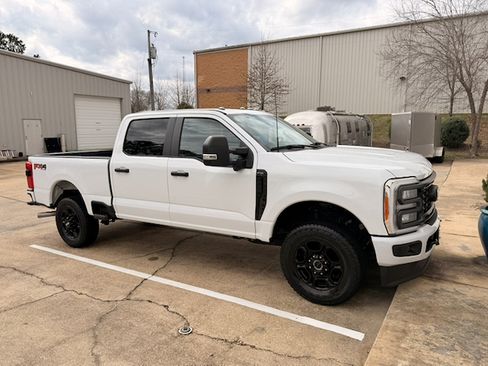 Used 2023 Ford F250 XL w/ STX Appearance Package image 2