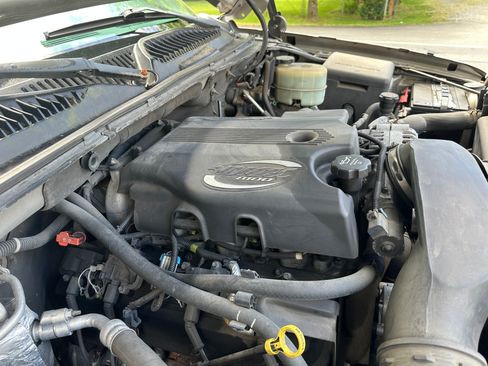 Used 2002 Chevrolet Avalanche 2500 RWD image 2