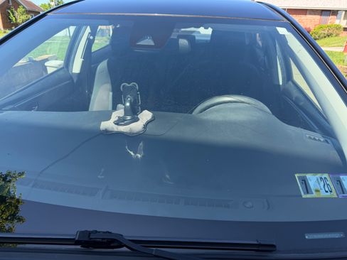 Used 2017 Toyota Corolla LE FWD image 4