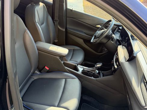 Used 2025 Buick Encore GX Sport Touring w/ Experience Buick Package image 14