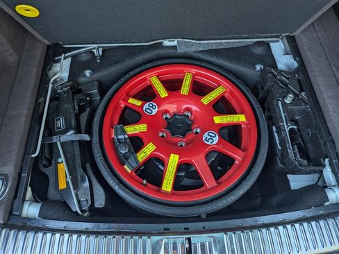 Used 2011 Porsche Cayenne Turbo image 28