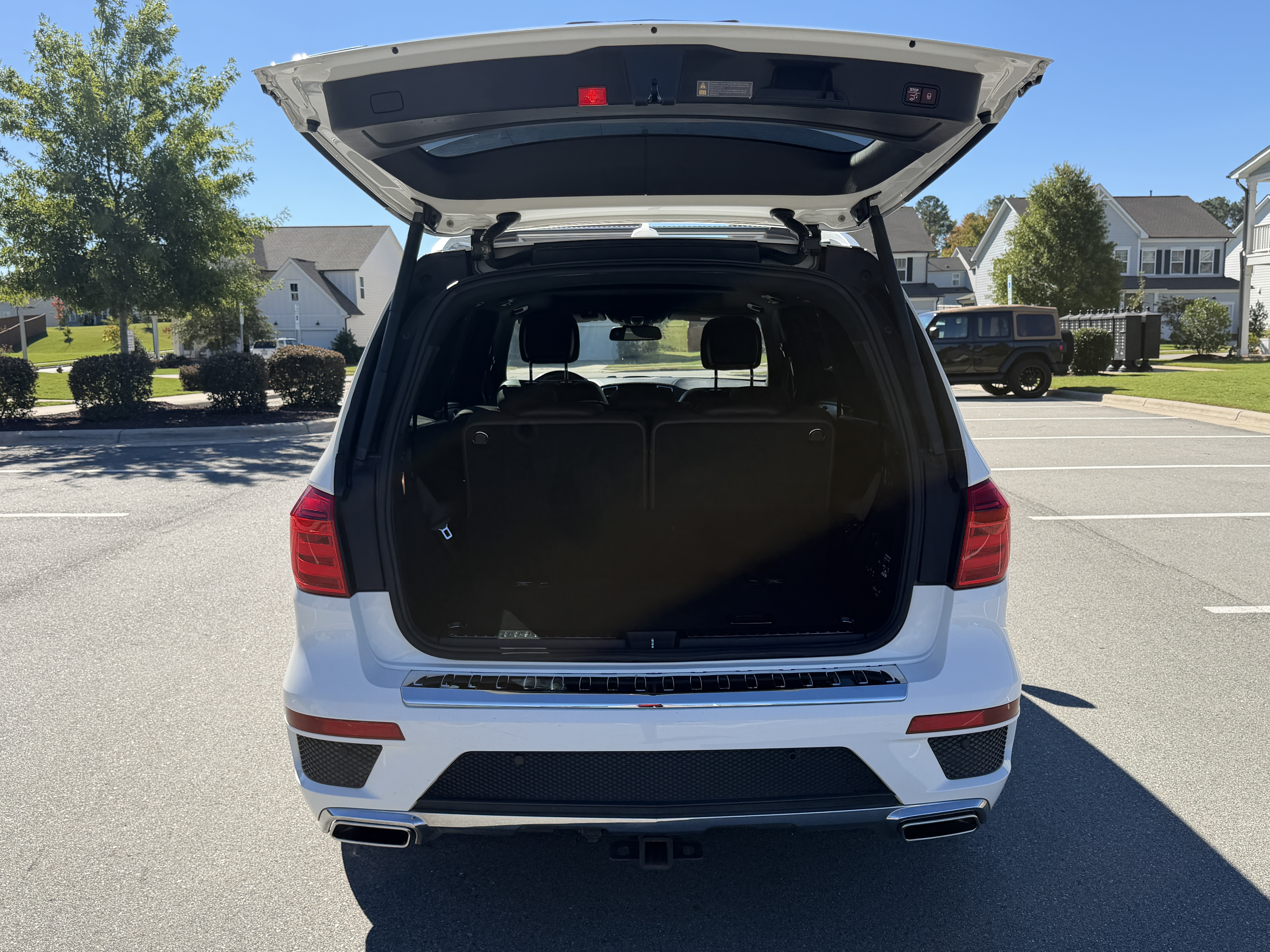 Used 2016 Mercedes-Benz GL 550 4MATIC image 27