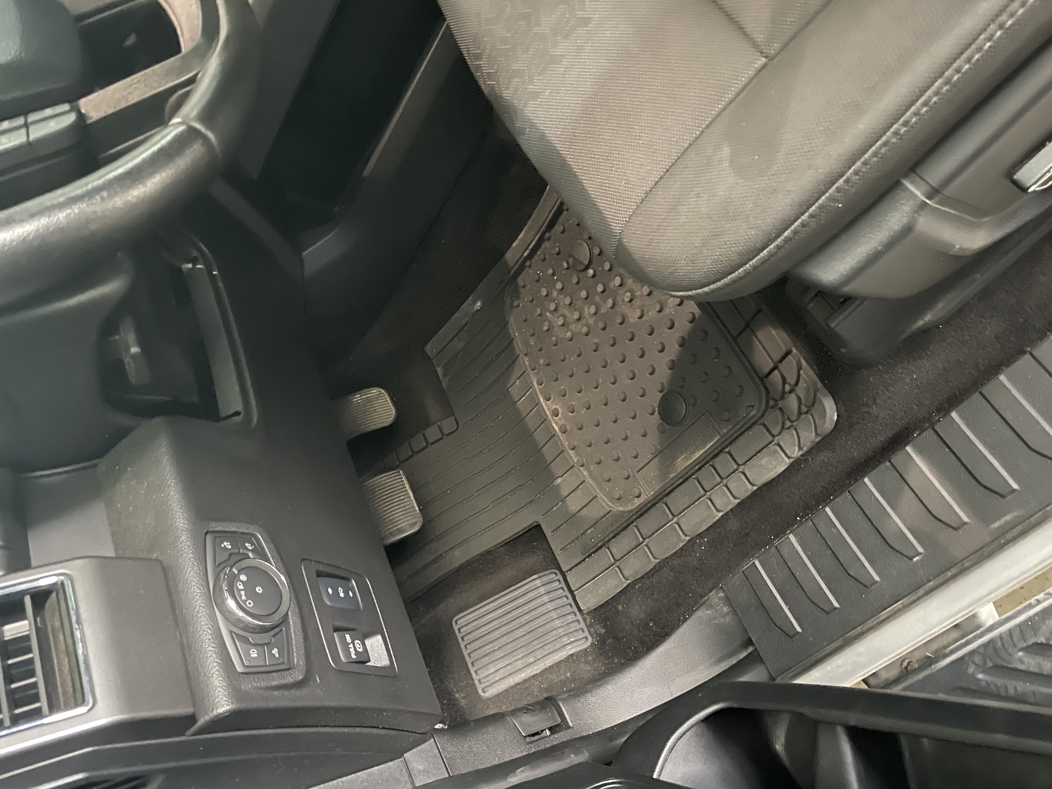 Used 2018 Ford F150 XLT w/ Equipment Group 302A Luxury AWD/4WD image 22
