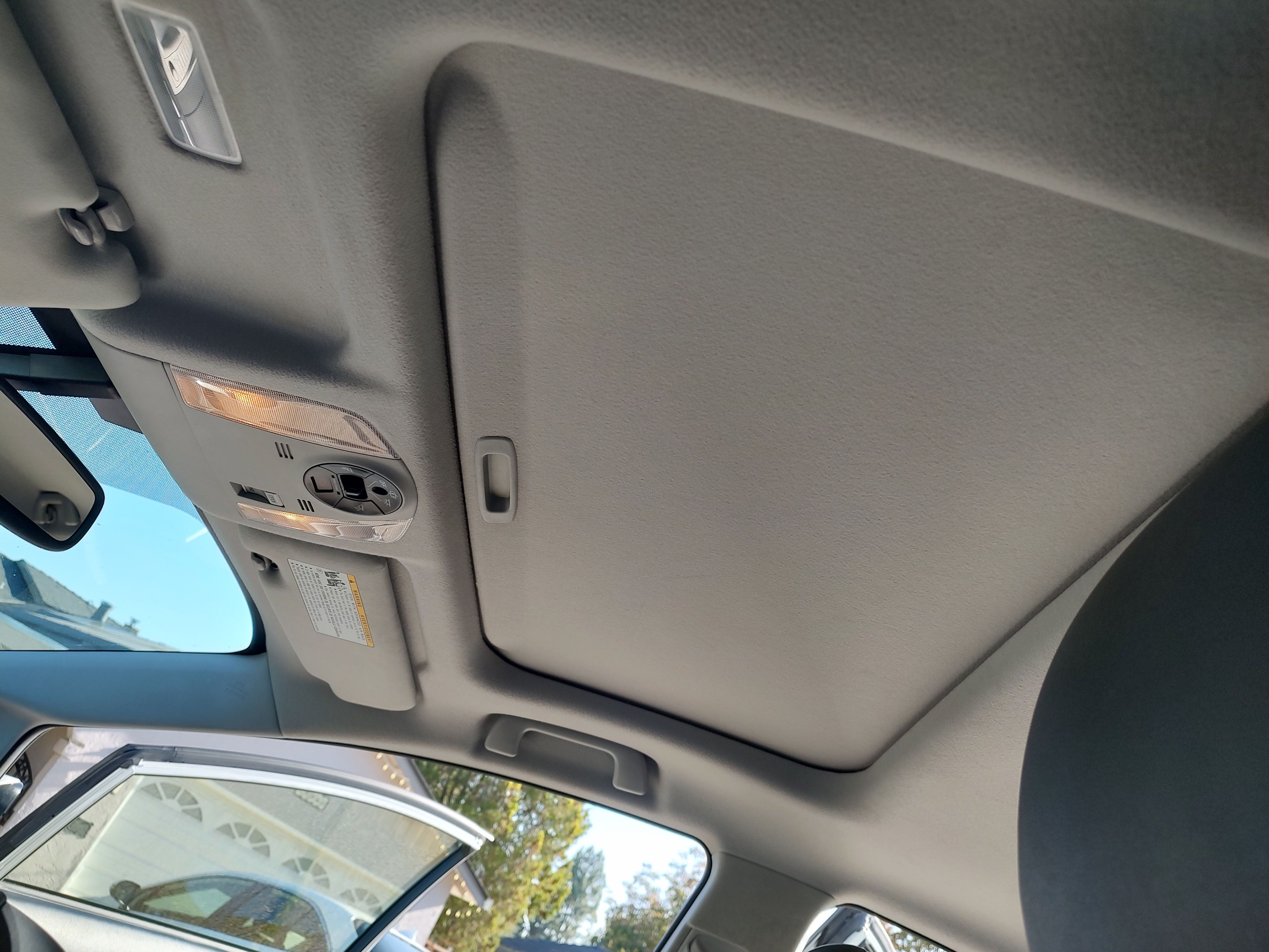 Used 2015 Toyota Prius Four w/ Deluxe Solar Roof Package FWD image 15