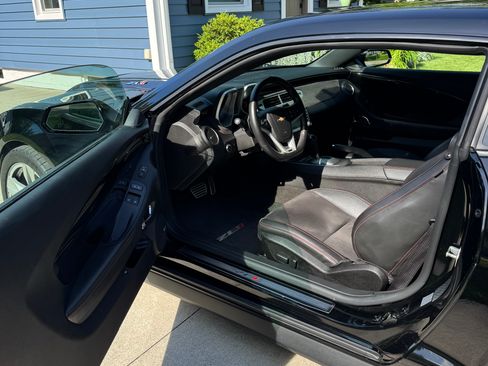 Used 2014 Chevrolet Camaro ZL1 RWD image 13