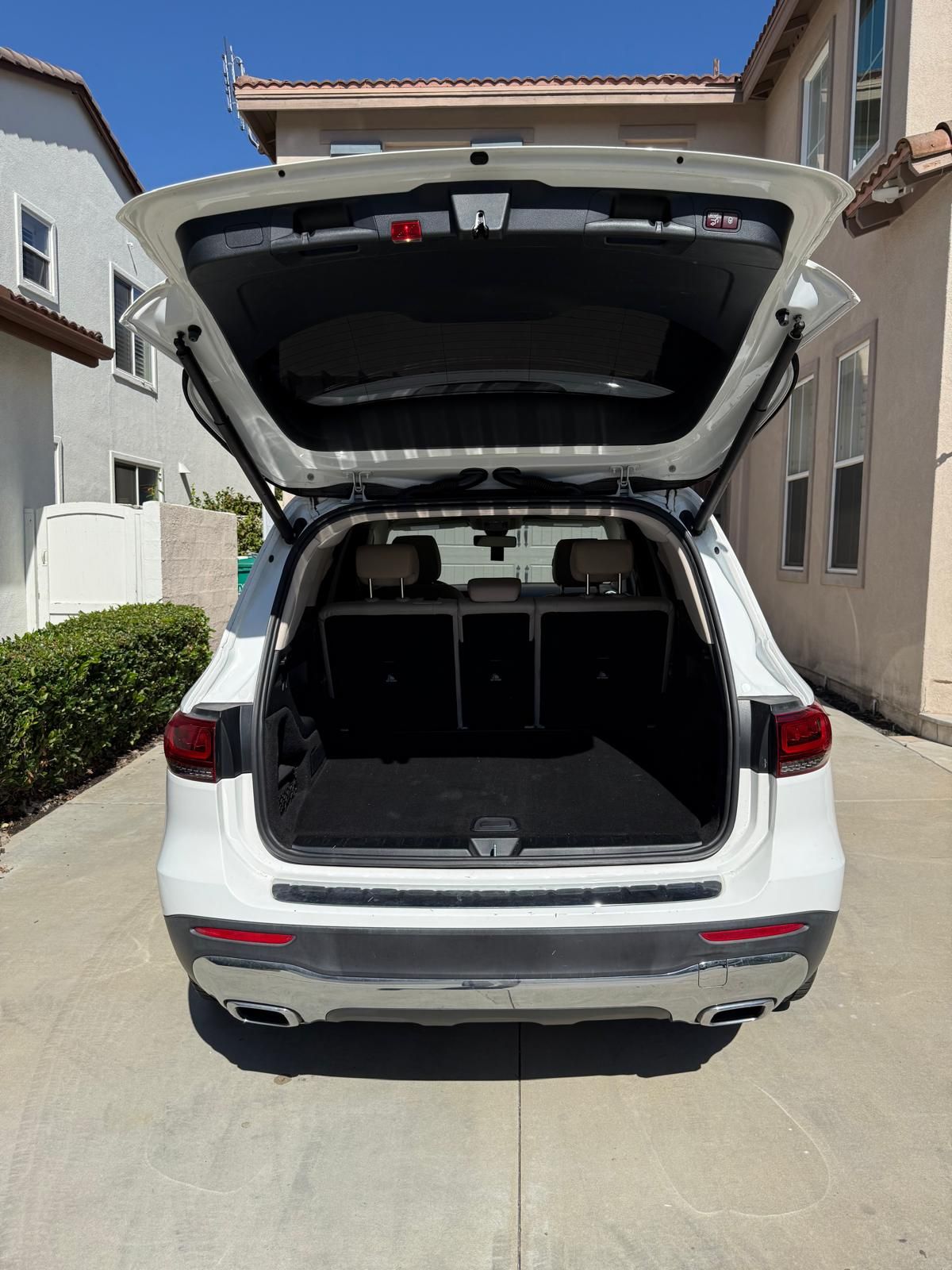 Used 2020 Mercedes-Benz GLB 250 4MATIC image 2