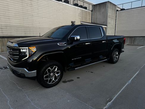 Used 2022 GMC Sierra 1500 SLT w/ SLT Premium Plus Package image 2