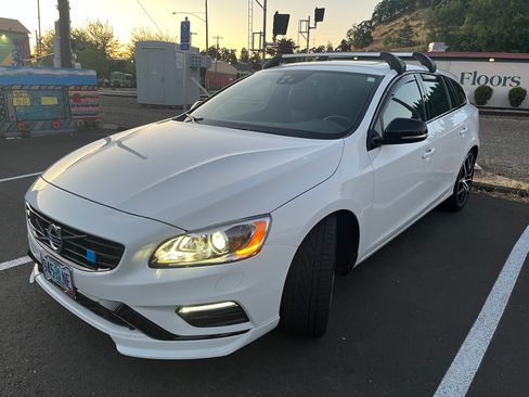 Used 2016 Volvo V60 T6 Polestar image 1