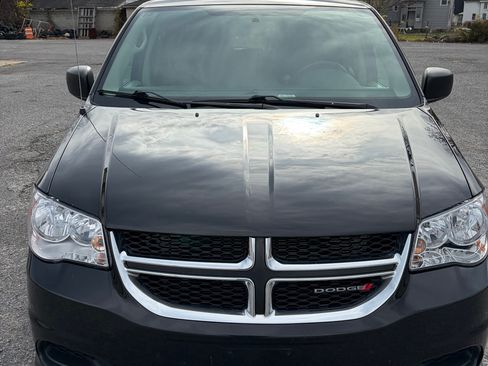 Used 2016 Dodge Grand Caravan SE w/ Quick Order Package 29E SE image 1