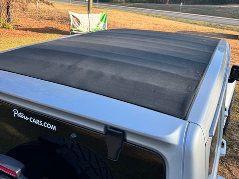 Used 2023 Jeep Wrangler Unlimited Sahara image 14