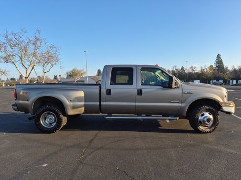 Used 2006 Ford F350 Lariat image 4