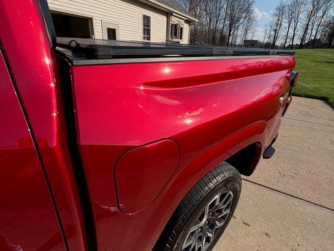 Used 2024 Chevrolet Colorado LT w/ LT Convenience Package III image 19