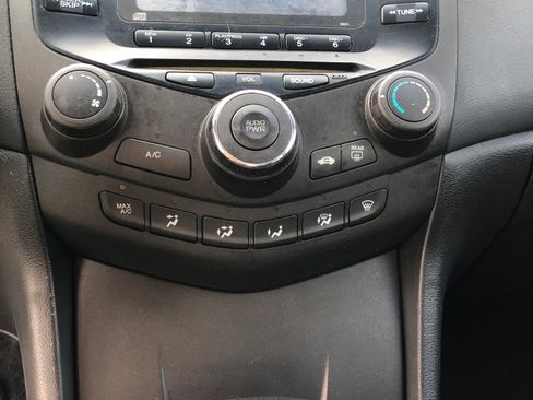 Used 2005 Honda Accord LX image 8