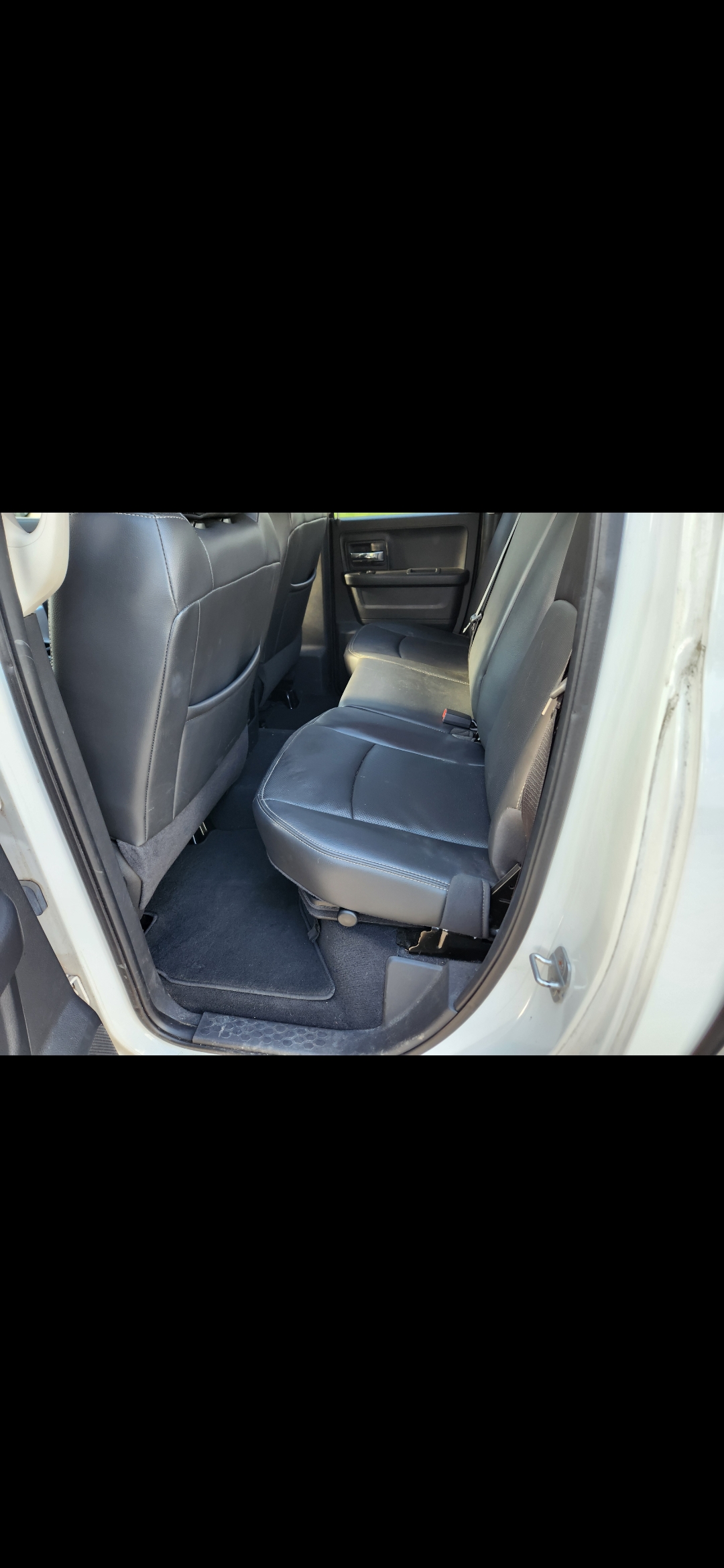 Used 2011 RAM 1500 Laramie AWD/4WD image 8