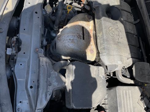 Used 2011 Toyota Camry LE w/ LE Extra-Value Pkg image 9