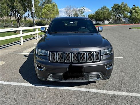 Used 2017 Jeep Grand Cherokee Limited image 8