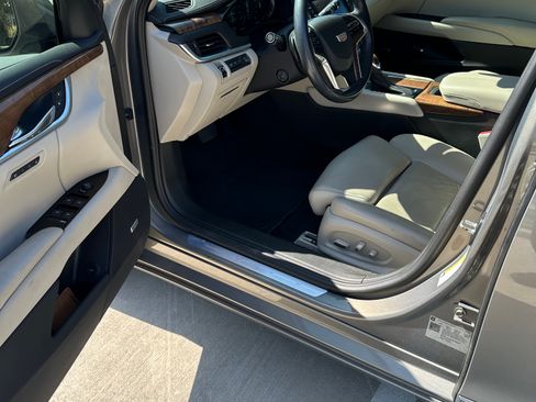 Used 2018 Cadillac XTS Premium Luxury image 17