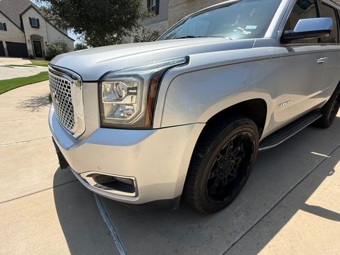 Used 2018 GMC Yukon SLT w/ Open Road Package AWD/4WD image 13