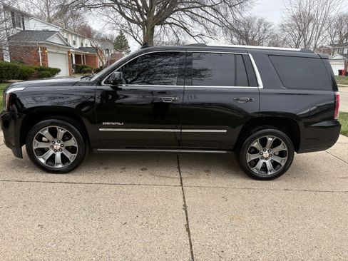 Used 2015 GMC Yukon Denali w/ Premium Package image 1