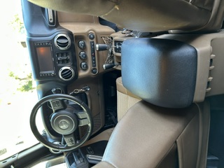 Used 2012 Jeep Wrangler Unlimited Rubicon w/ Connectivity Group AWD/4WD image 17