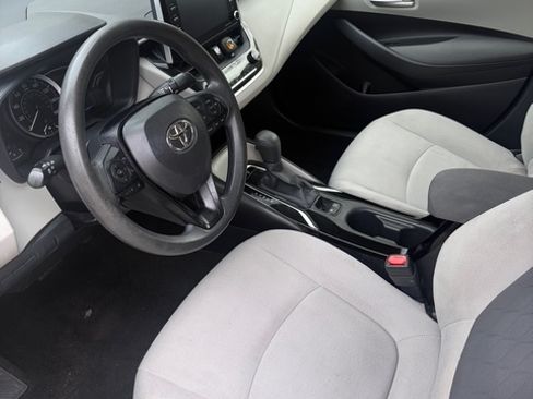 Used 2021 Toyota Corolla LE image 10