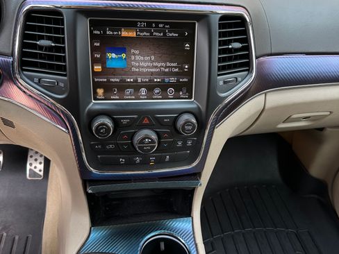 Used 2014 Jeep Grand Cherokee Overland w/ Advanced Technology Group image 10