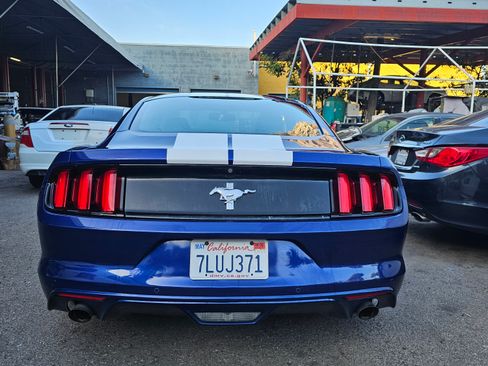 Used 2015 Ford Mustang Coupe image 9