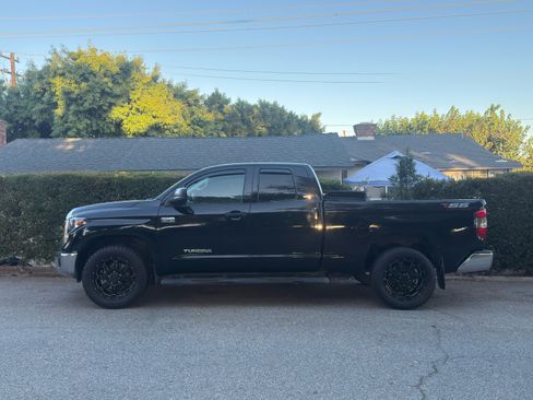 Used 2014 Toyota Tundra SR5 image 2