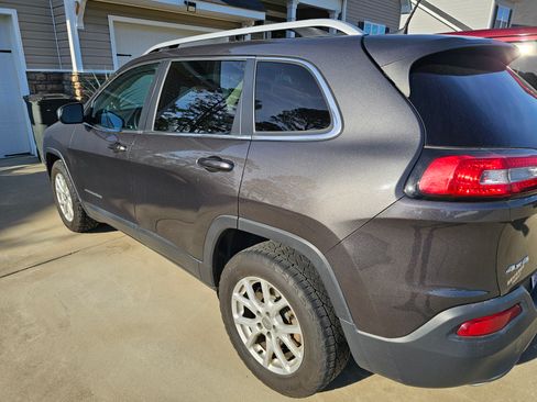 Used 2016 Jeep Cherokee Latitude w/ Cold Weather Group image 5