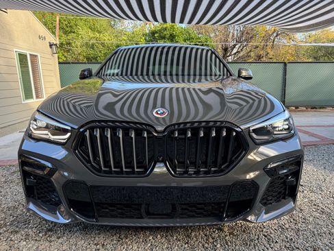 Used 2022 BMW X6 M50i image 10
