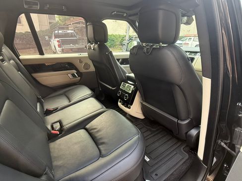 Used 2020 Land Rover Range Rover HSE image 15
