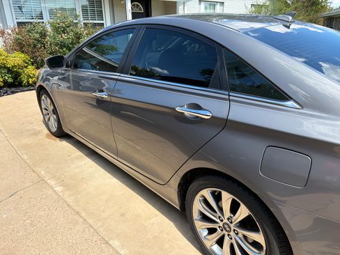 Used 2012 Hyundai Sonata SE w/ Navigation & Sunroof Pkg FWD image 1