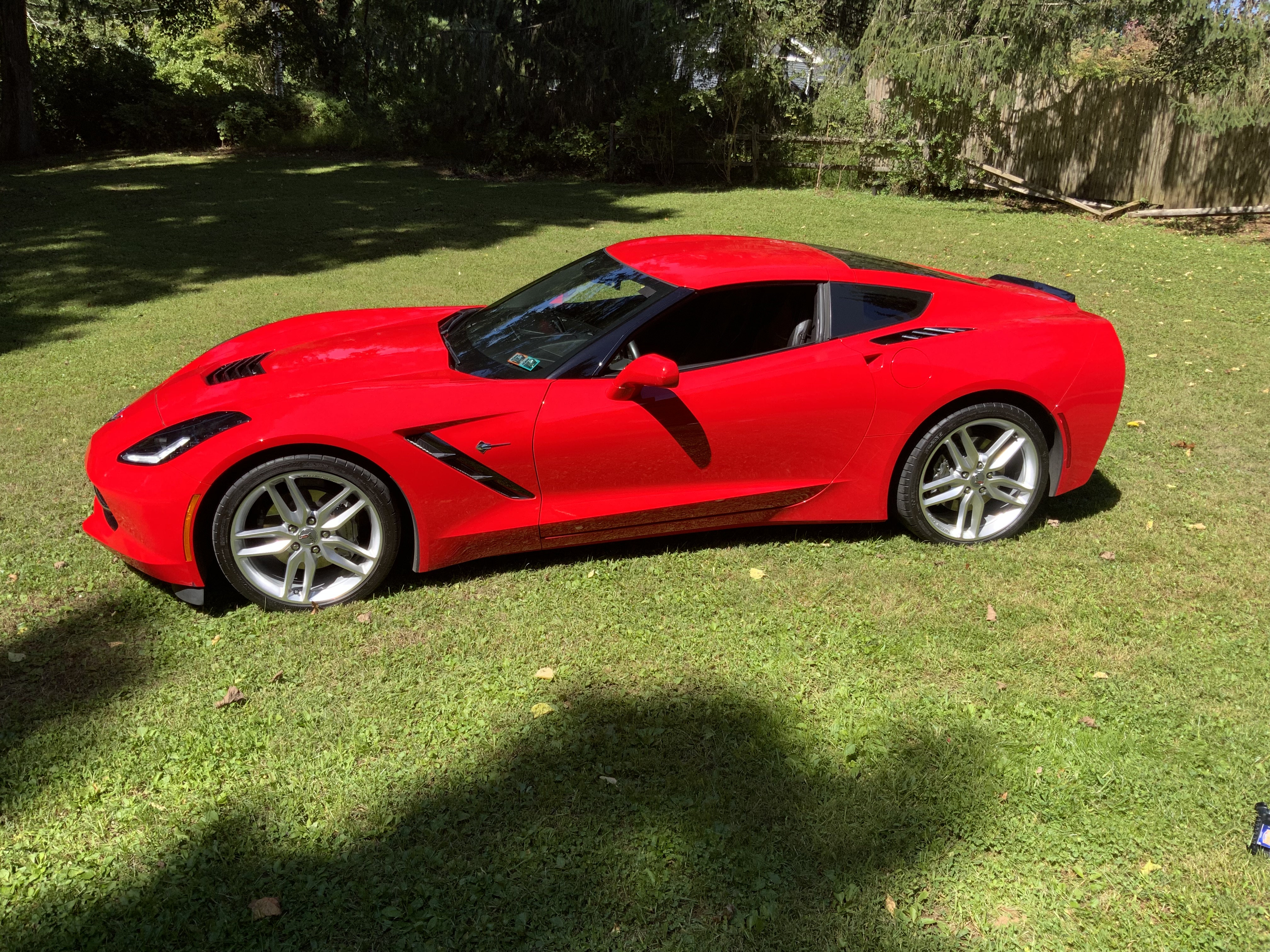 Used 2019 Chevrolet Corvette Stingray Coupe w/ 1LT RWD image 12