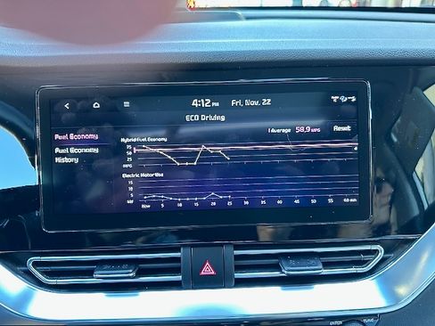 Used 2022 Kia Niro EX Premium image 8